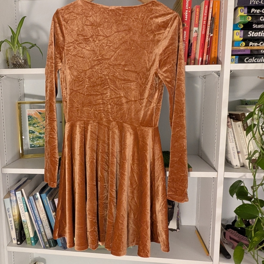 NWT Urban Outfitters Velvet Long Sleeve Dress Burnt Orange Size Medium Fairy - Picture 8 of 9
